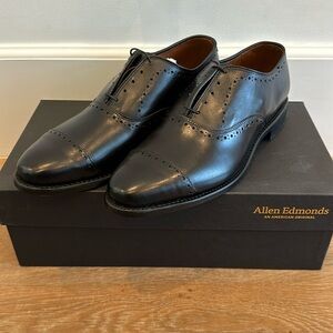 Brand new Allen Edmonds Hale loafers